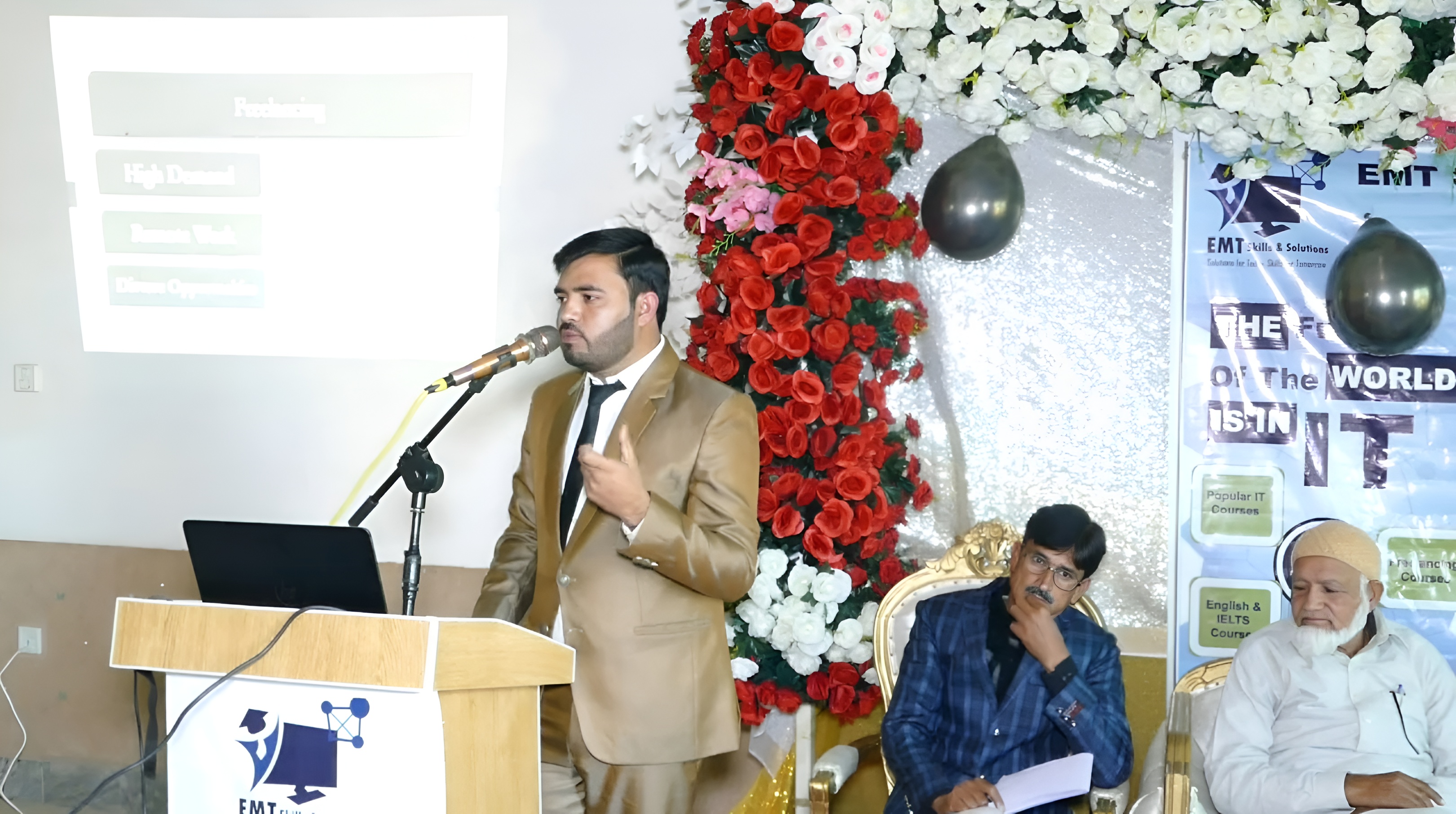 Engr. Nabeel delivering an inspiring talk on how IT is transforming the modern world and reshaping every industry. His session highlighted the future of technology, innovation, and digital opportunities for youth.